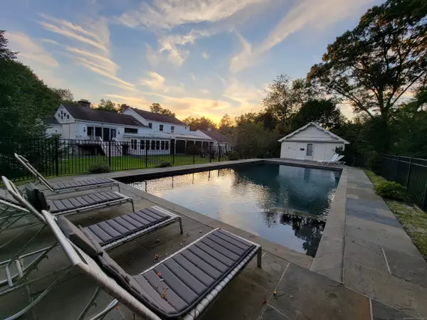 Norwalk, CT 06850,28 Fox Run Road