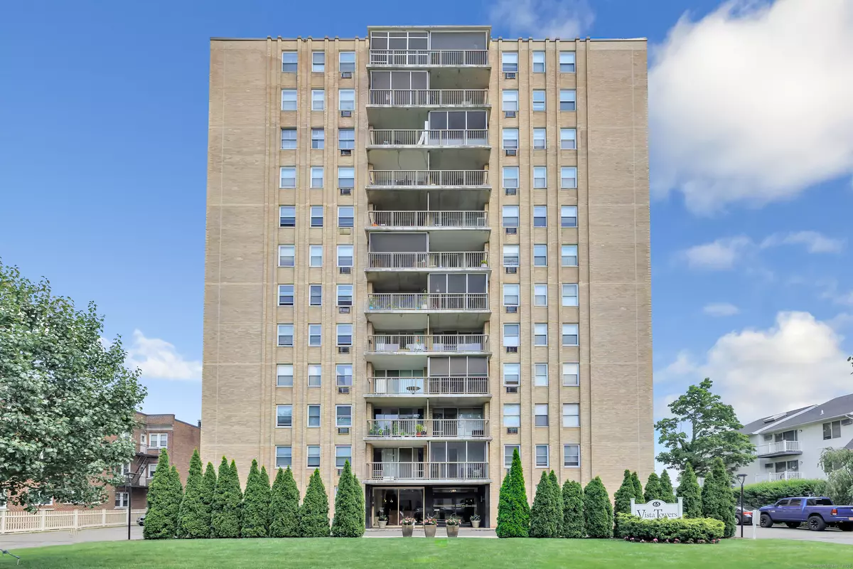 Stamford, CT 06902,65 Glenbrook Road #8B