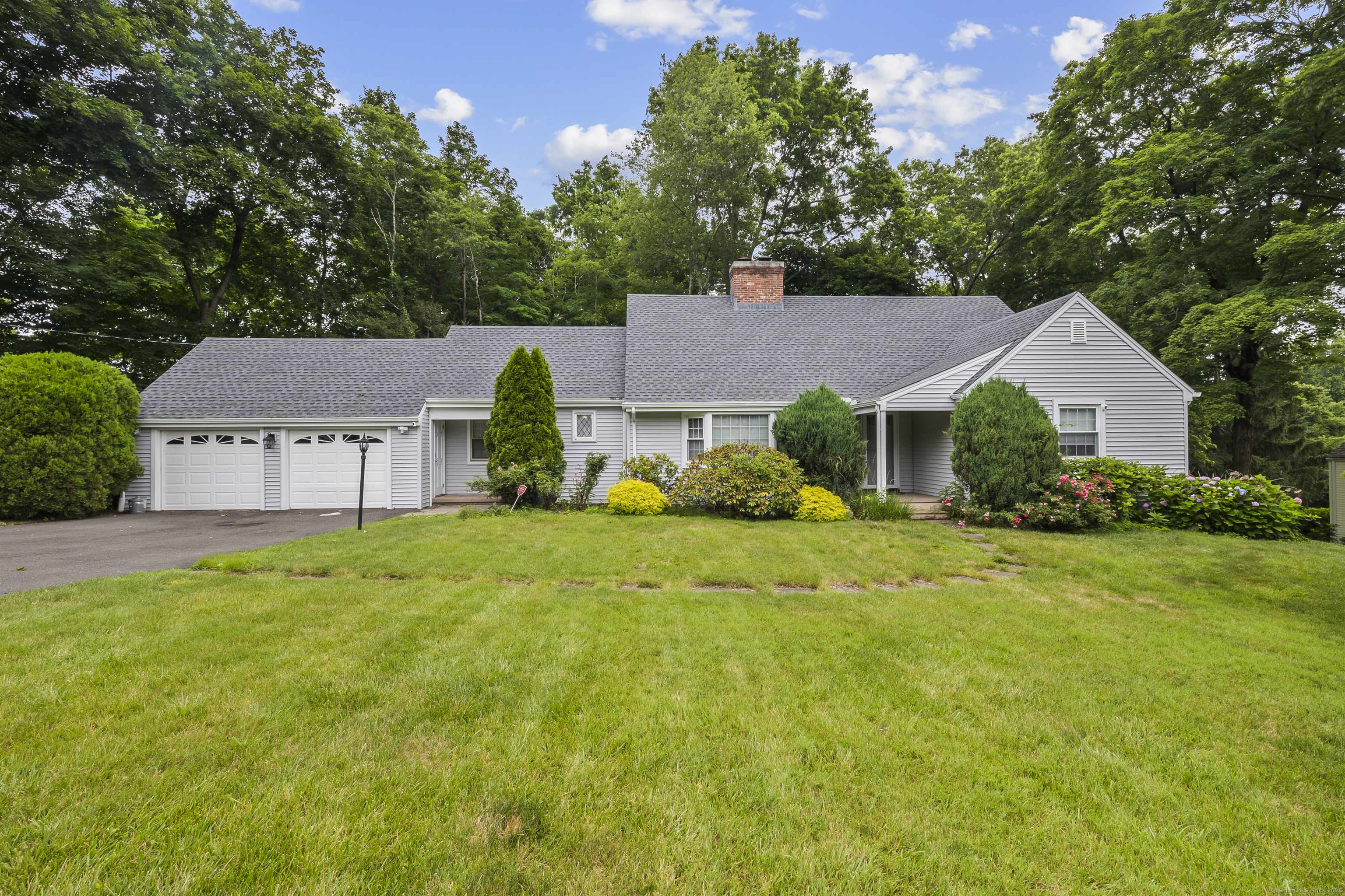 10 Treeborough Drive, West Hartford, CT 06117