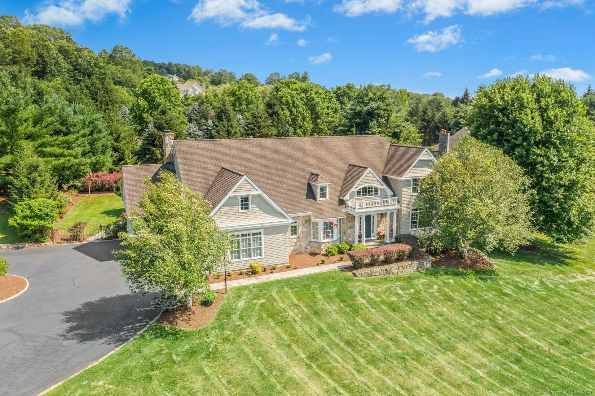 2 Wentworth Drive, Newtown, CT 06470