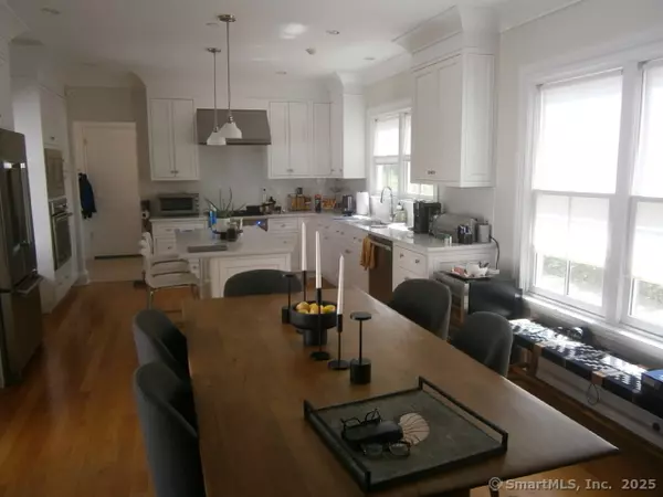 Greenwich, CT 06830,65 Sherwood Place #65