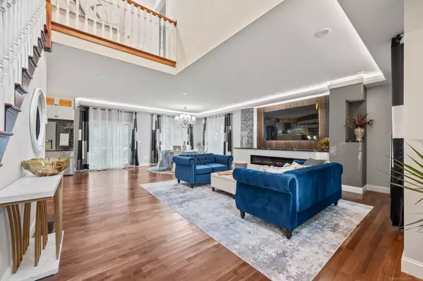 Simsbury, CT 06092,370 A W Mountain Road