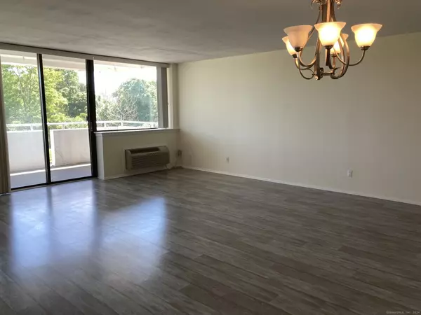 Stratford, CT 06615,50 Birdseye Street #104