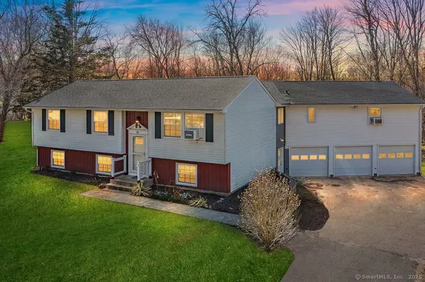 31 Bob White Way, Plainfield, CT 06354