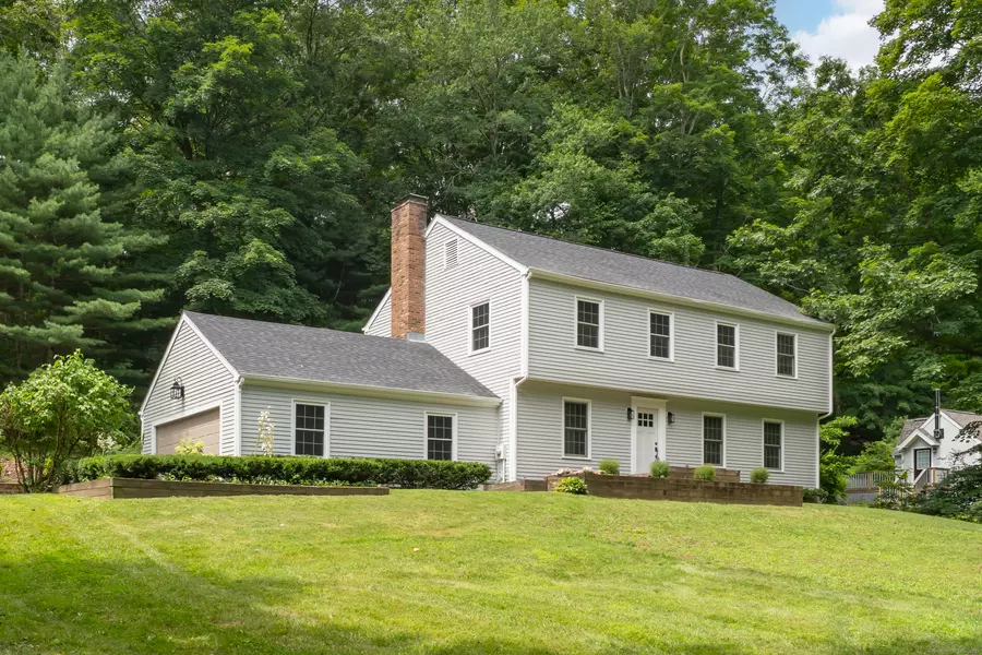 910 Goose Lane, Guilford, CT 06437