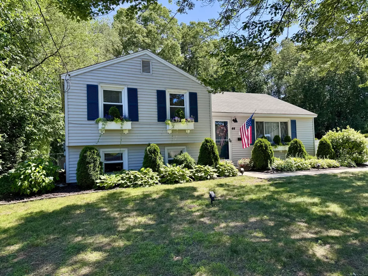 Windsor Locks, CT 06096,44 Coolidge Street
