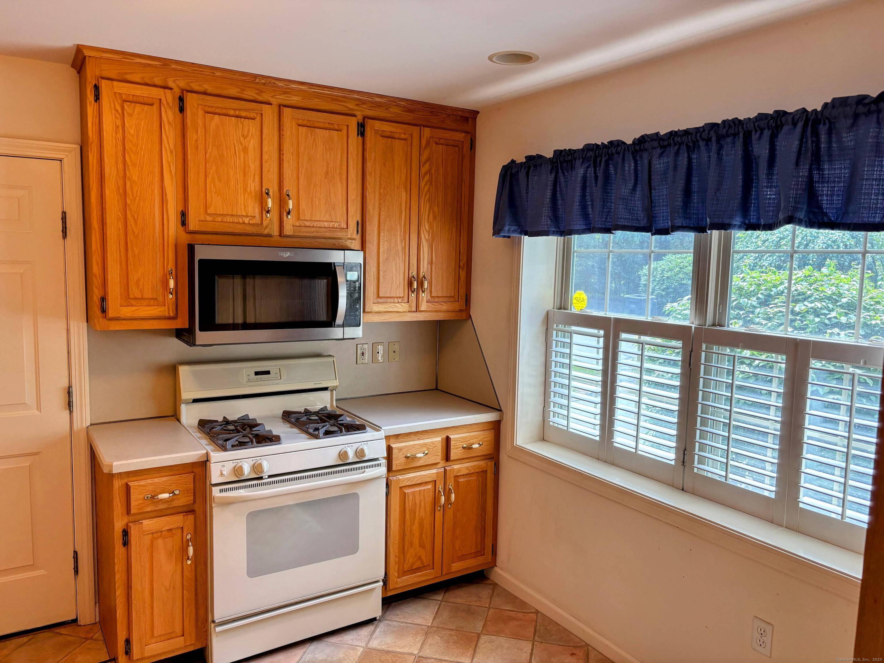 East Lyme, CT 06357,2 Apple Blossom Lane