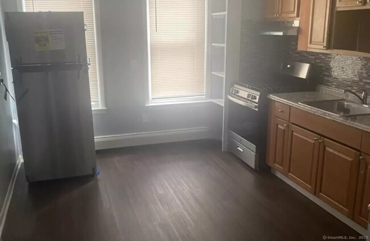 Bridgeport, CT 06607,1322 Stratford Avenue #1