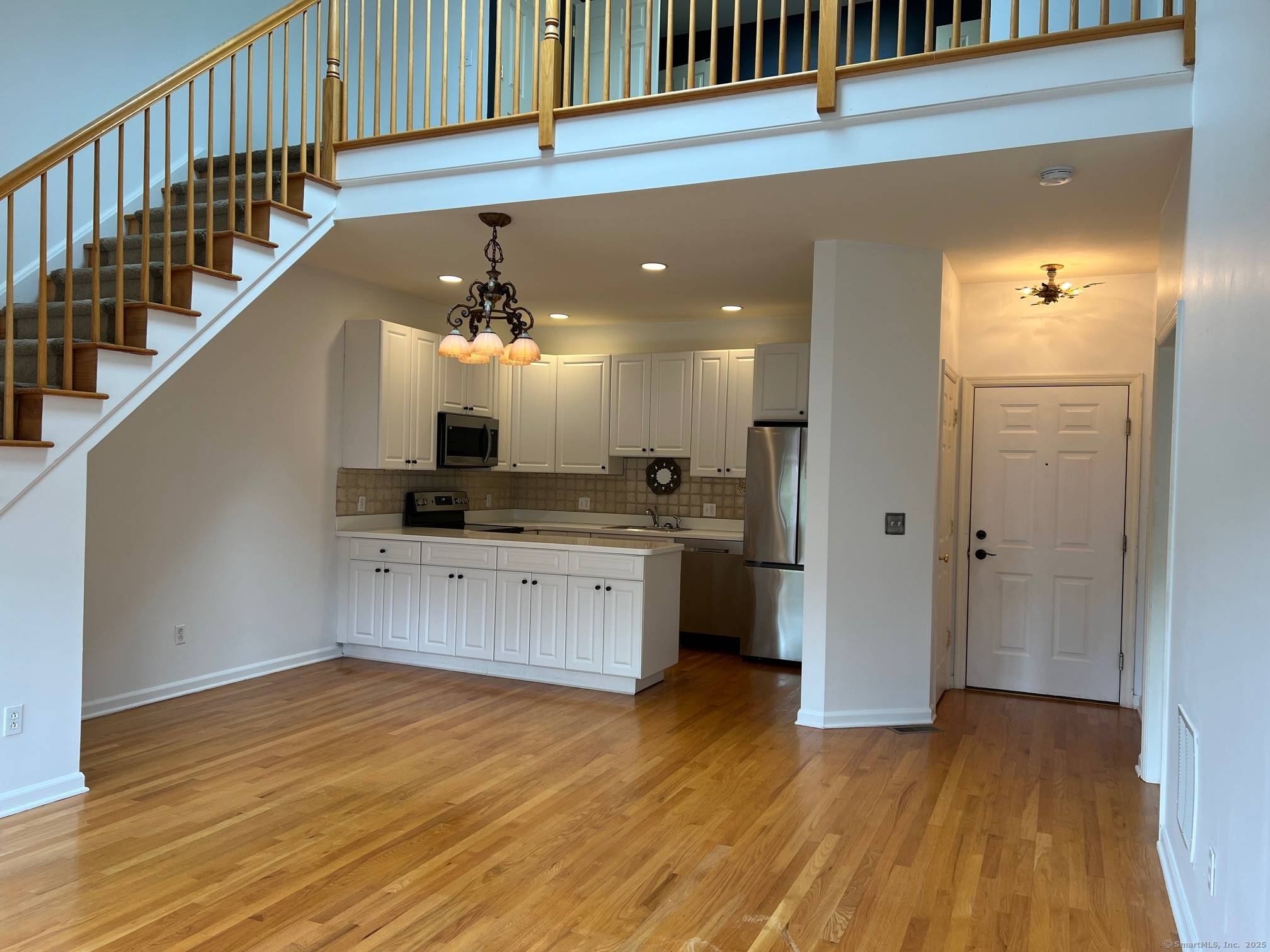 Stamford, CT 06905,2435 Bedford Street #21-BB