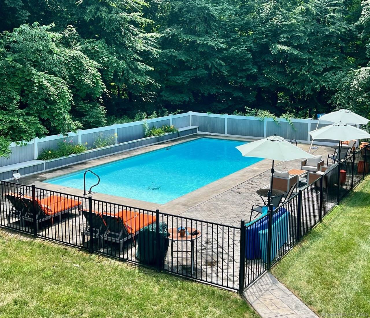 Cheshire, CT 06410,25 Hidden Place