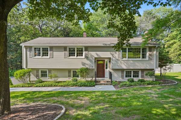 6 Robert Frost Drive, Shelton, CT 06484