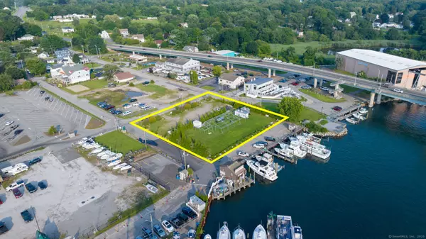 Waterford, CT 06385,377 Mago Point Way #3
