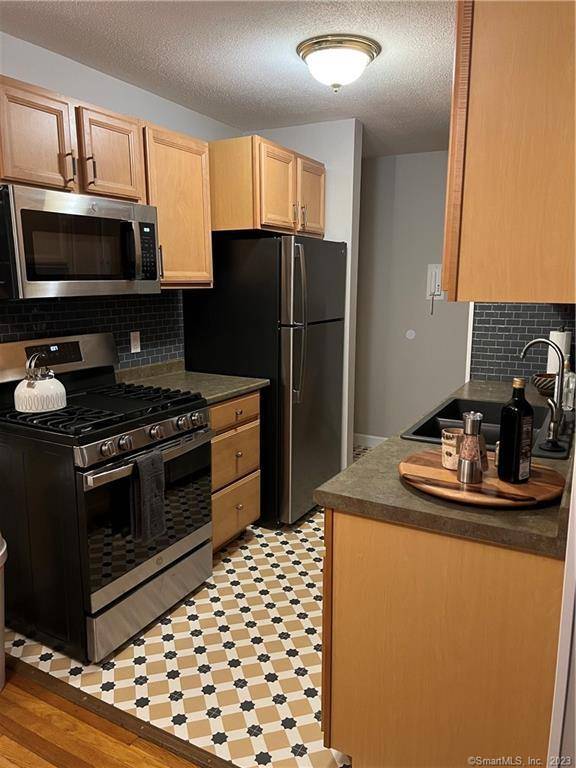 Agawam, MA 01001,139 Regency Park Drive #139