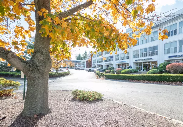Brookfield, CT 06804,246 Federal Road #C15