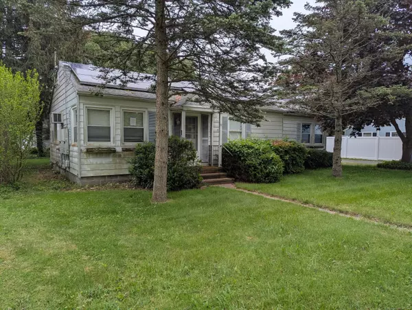 52 Chalker Beach Road, Old Saybrook, CT 06475
