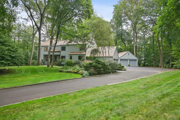 95 Heather Drive, New Canaan, CT 06840