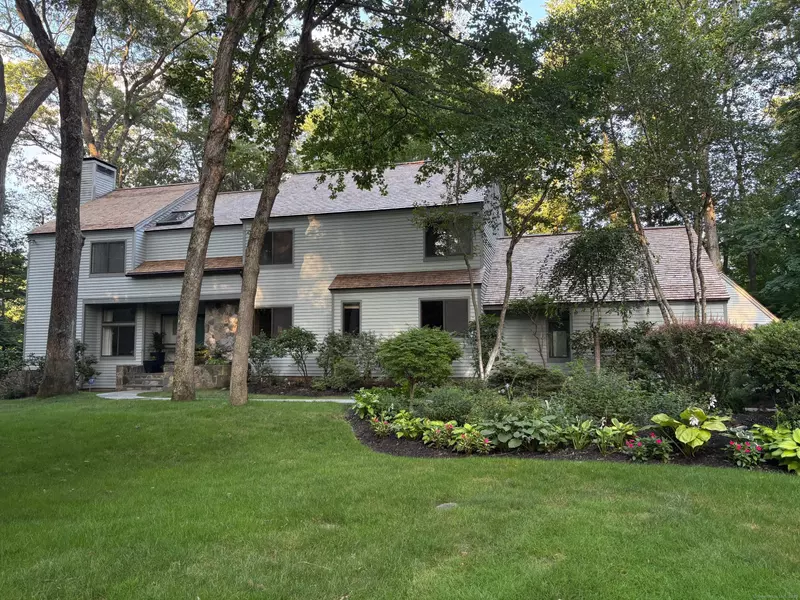 95 Heather Drive, New Canaan, CT 06840