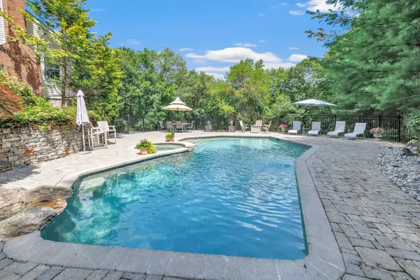 Fairfield, CT 06824,159 Blue Bell Lane