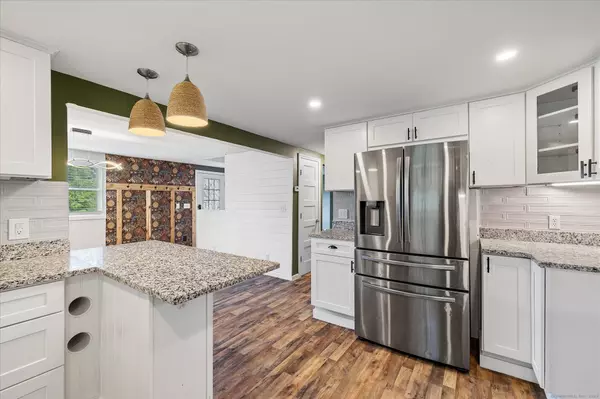 Woodstock, CT 06282,70 Laurel Hill Drive