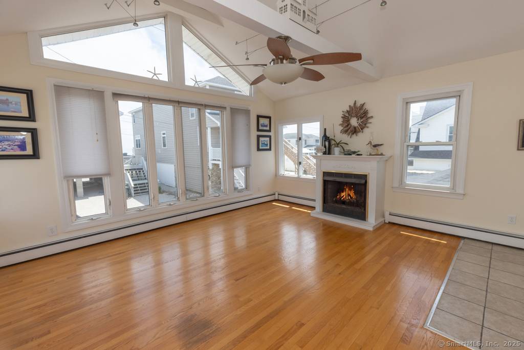 Milford, CT 06460,48-1/2 Lawrence Court