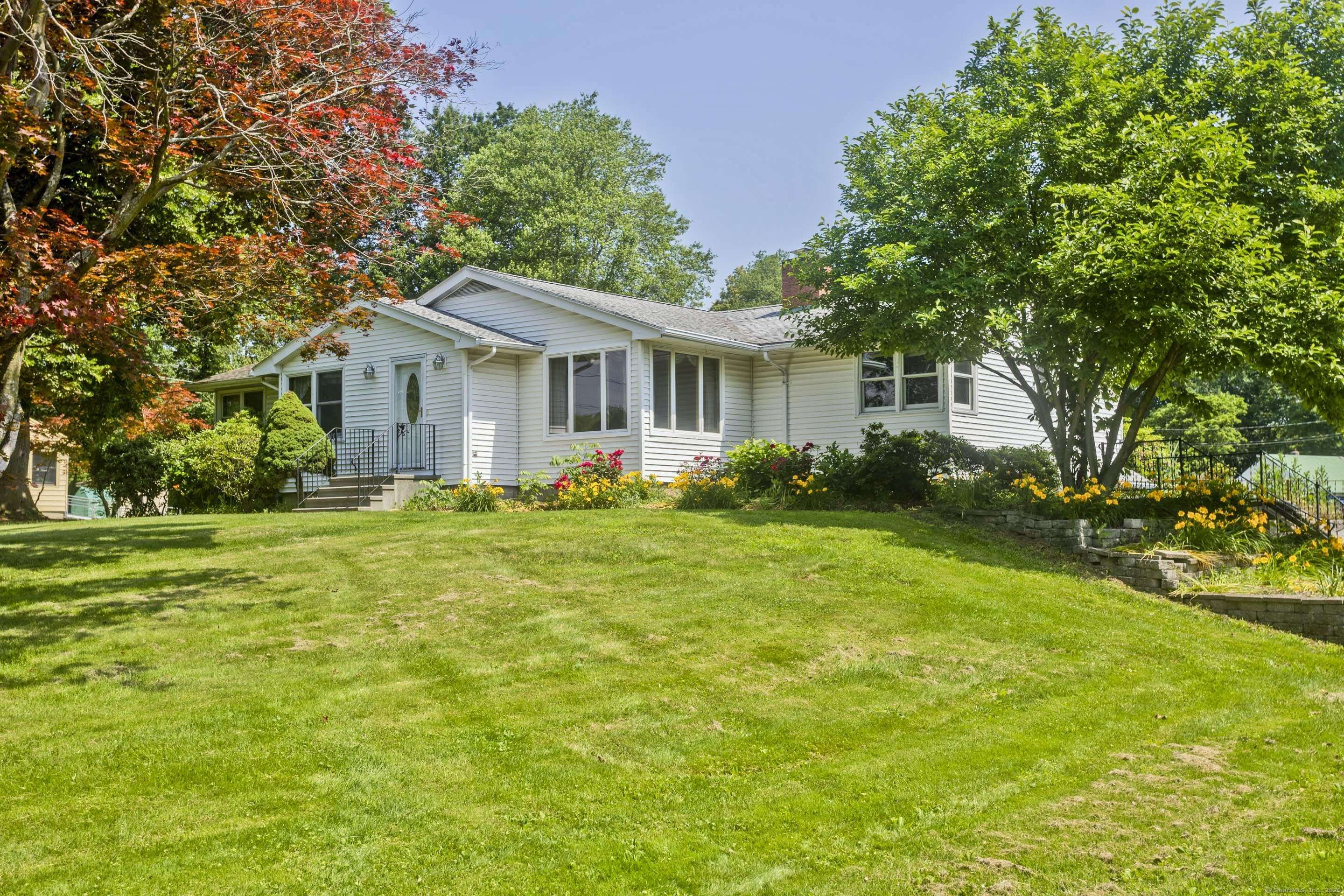 688 Boston Neck Road, Suffield, CT 06078