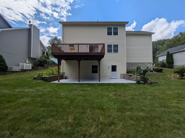 Shelton, CT 06484,61 Basking Brook Lane