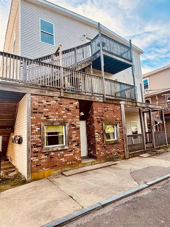 Norwich, CT 06380,50 Hunters Avenue #52-3