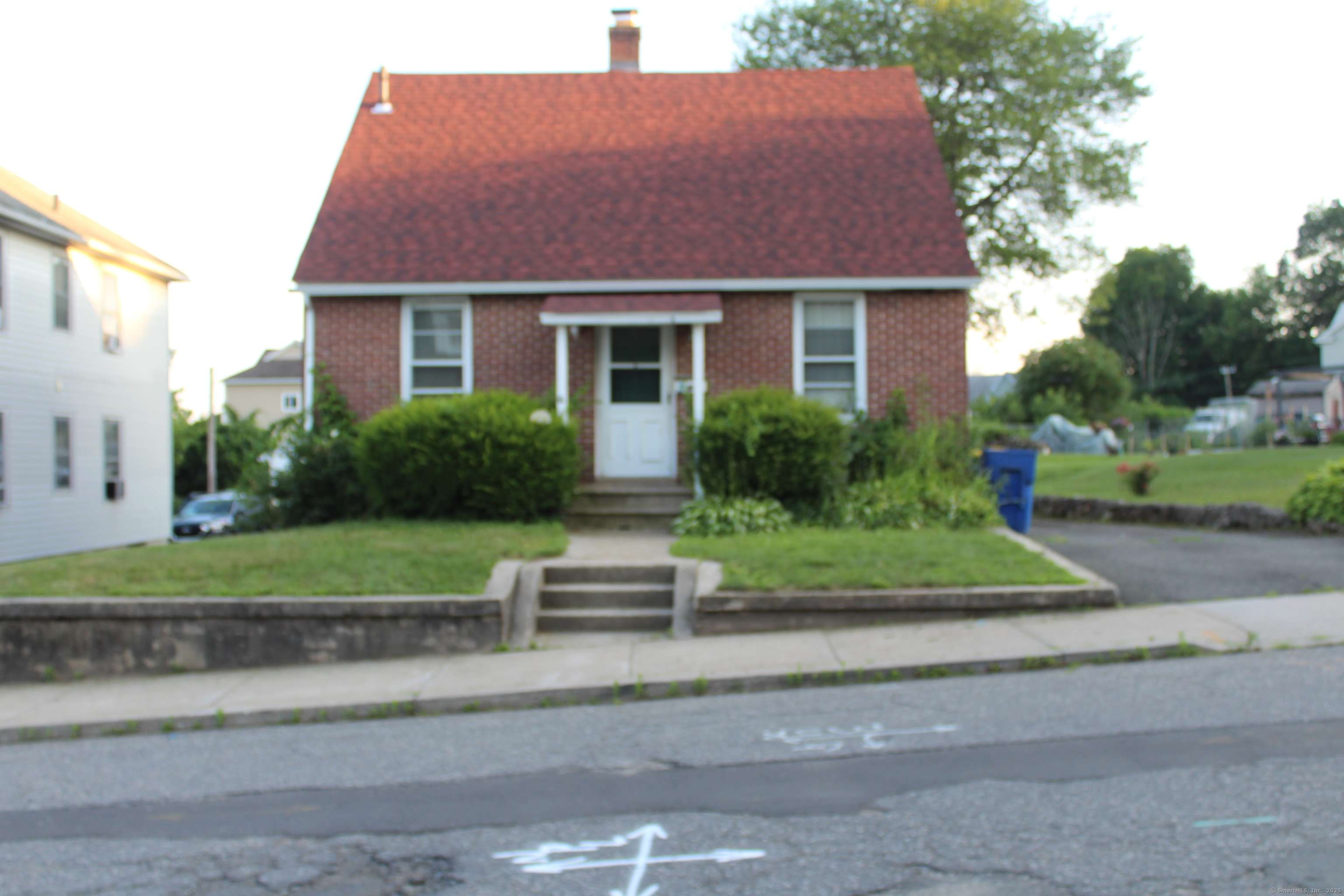 Waterbury, CT 06704,212 Platt Street