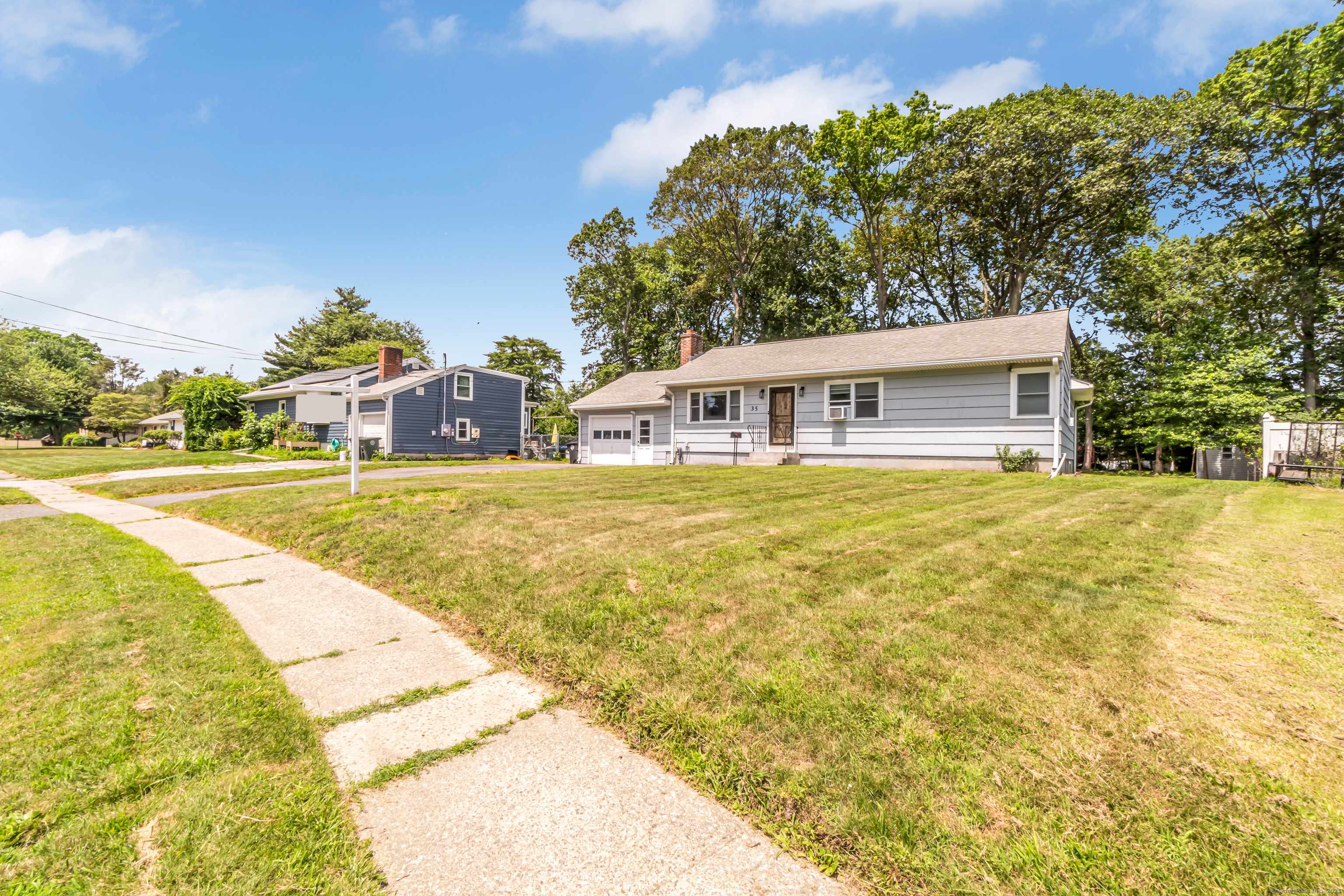 Milford, CT 06460,35 Pauline Street