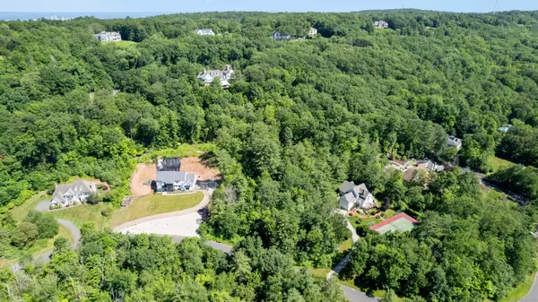 Avon, CT 06001,60 Vermillion Drive