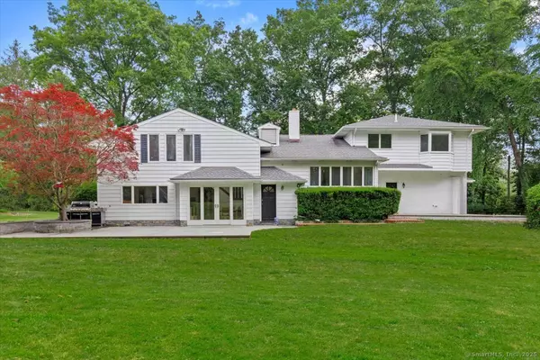 10 Bowman Drive, Greenwich, CT 06831