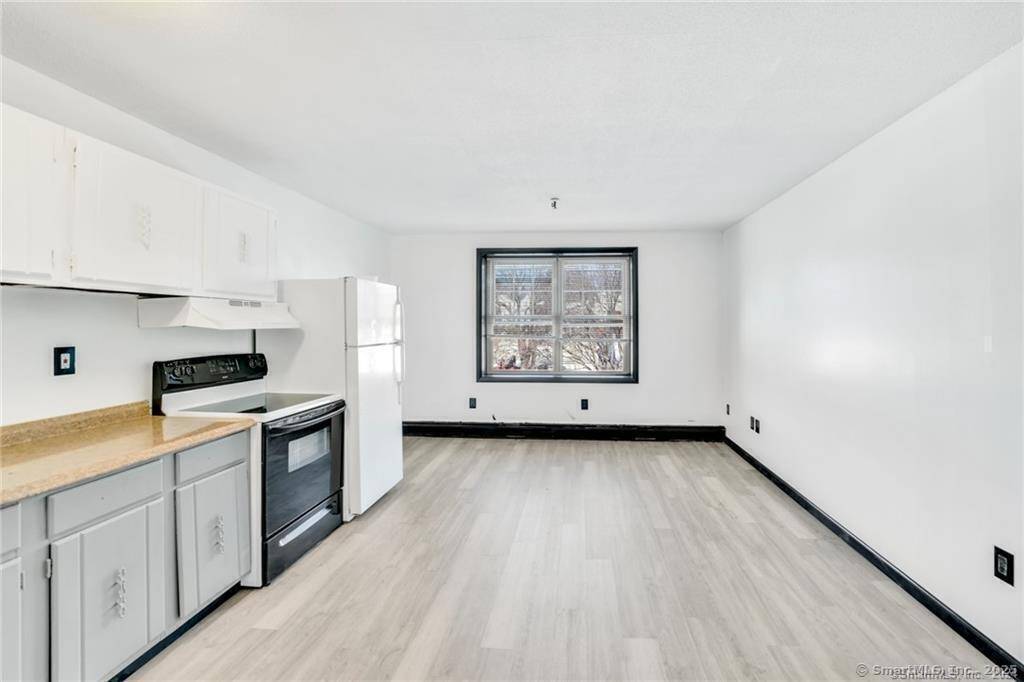 1660 East Main Street #3J, Waterbury, CT 06705