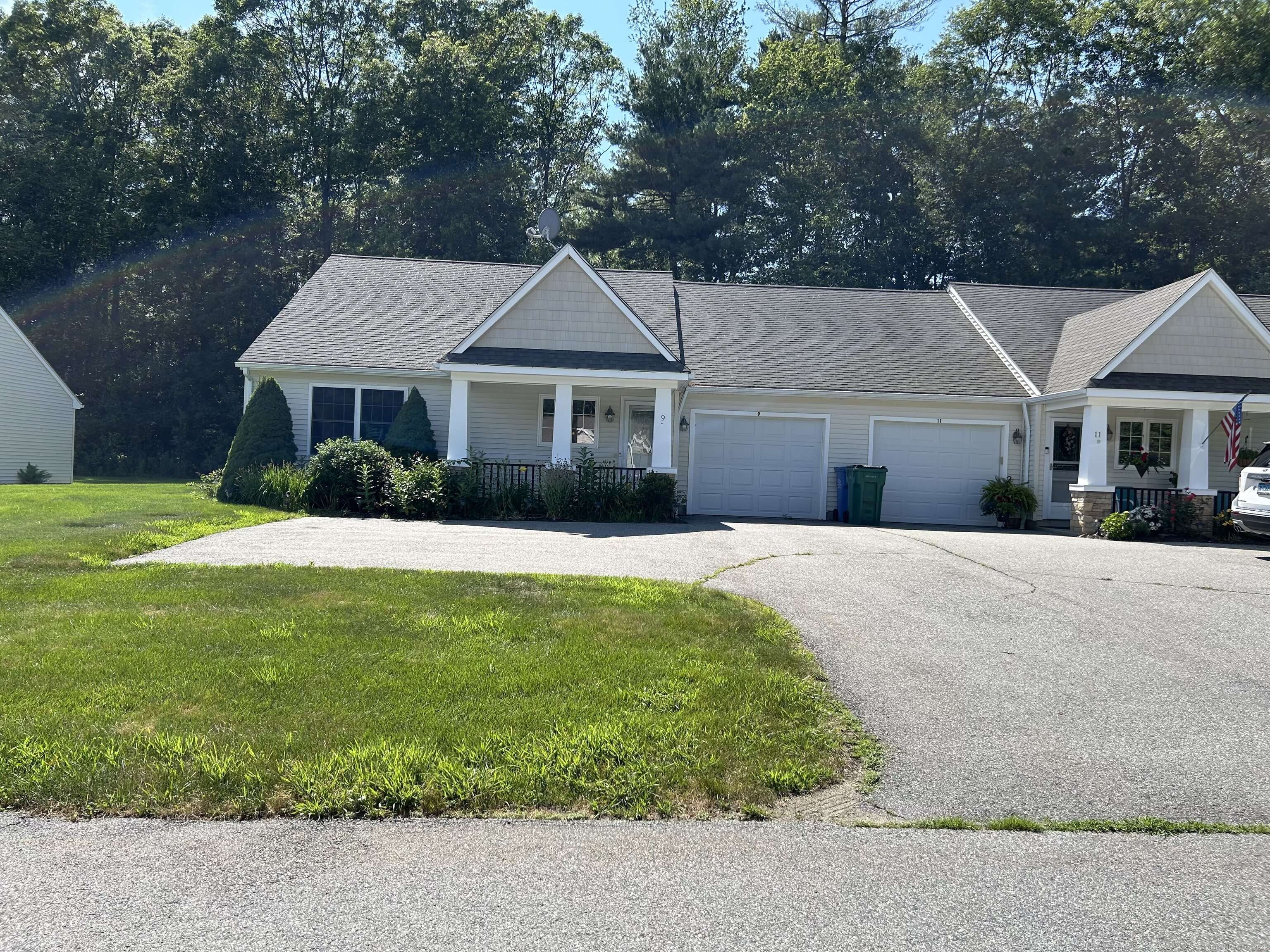 Brooklyn, CT 06234,9 River Walk Drive #9