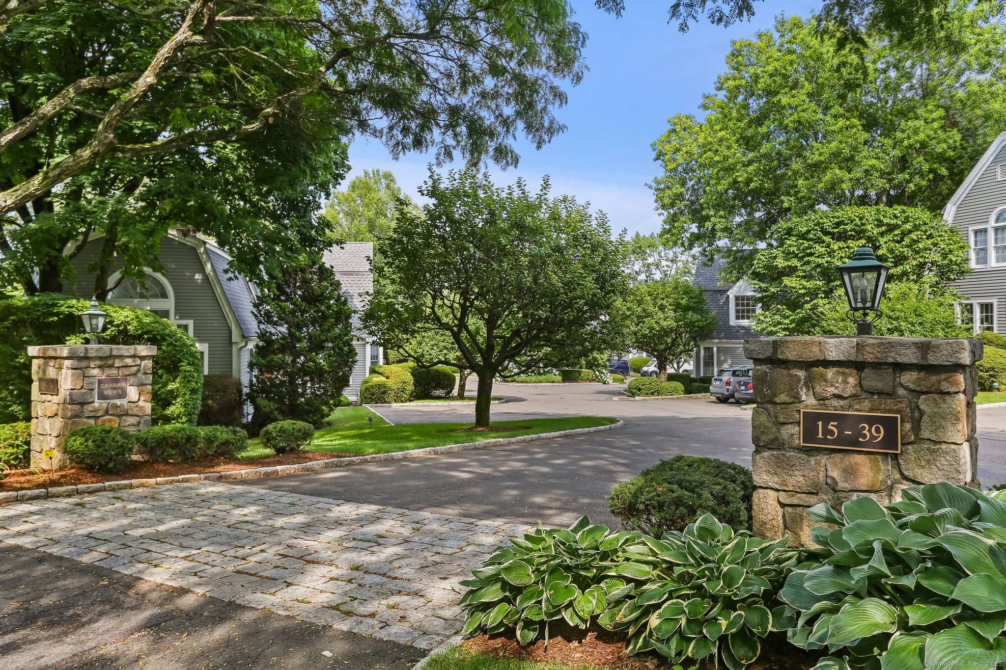 21 Lakeview Avenue #21, New Canaan, CT 06840