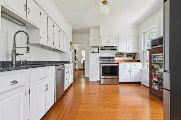 Groton, CT 06355,24 Warren Avenue
