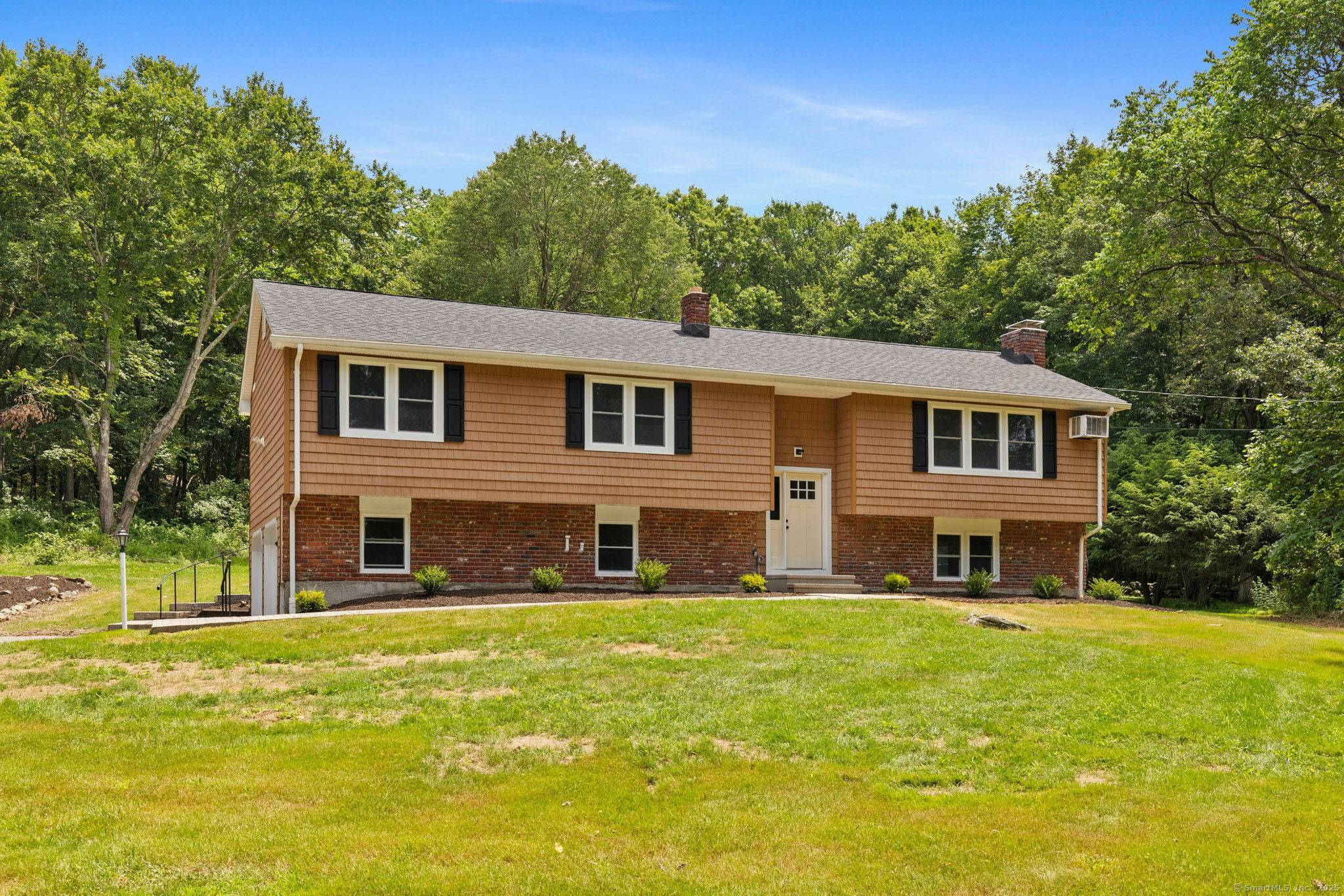 95 Great Ring Road, Newtown, CT 06482
