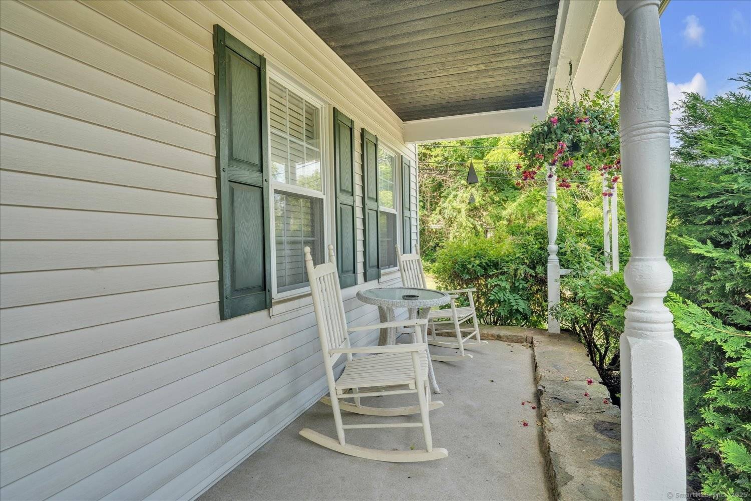 North Kingston, RI 02852,186 Beach Street