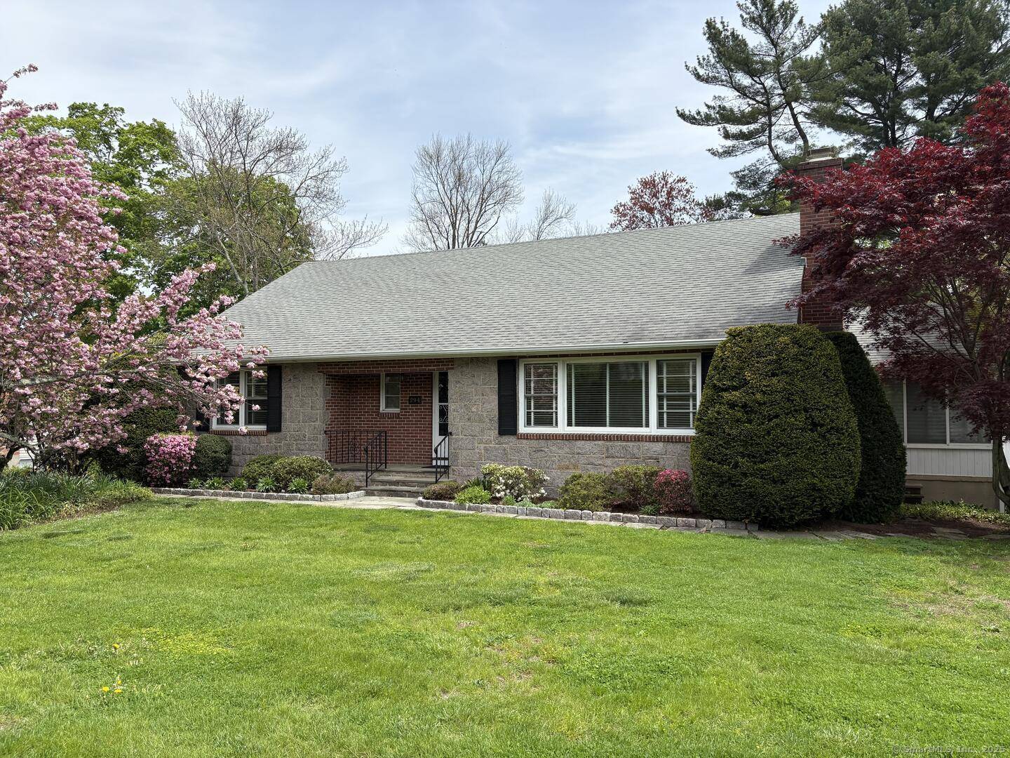 294 South Avenue, New Canaan, CT 06840