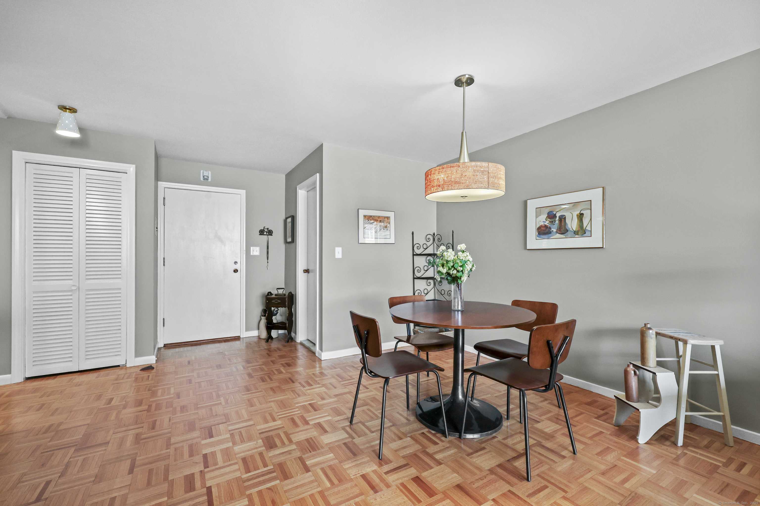 West Hartford, CT 06119,5 Bishop Road #APT 205