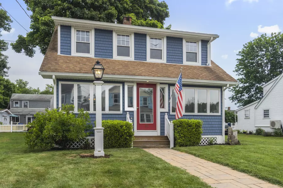 30 New Britain Road, Old Lyme, CT 06371