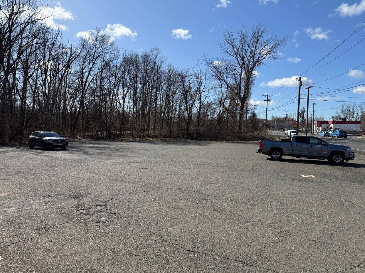 Danbury, CT 06811,79 Federal Road