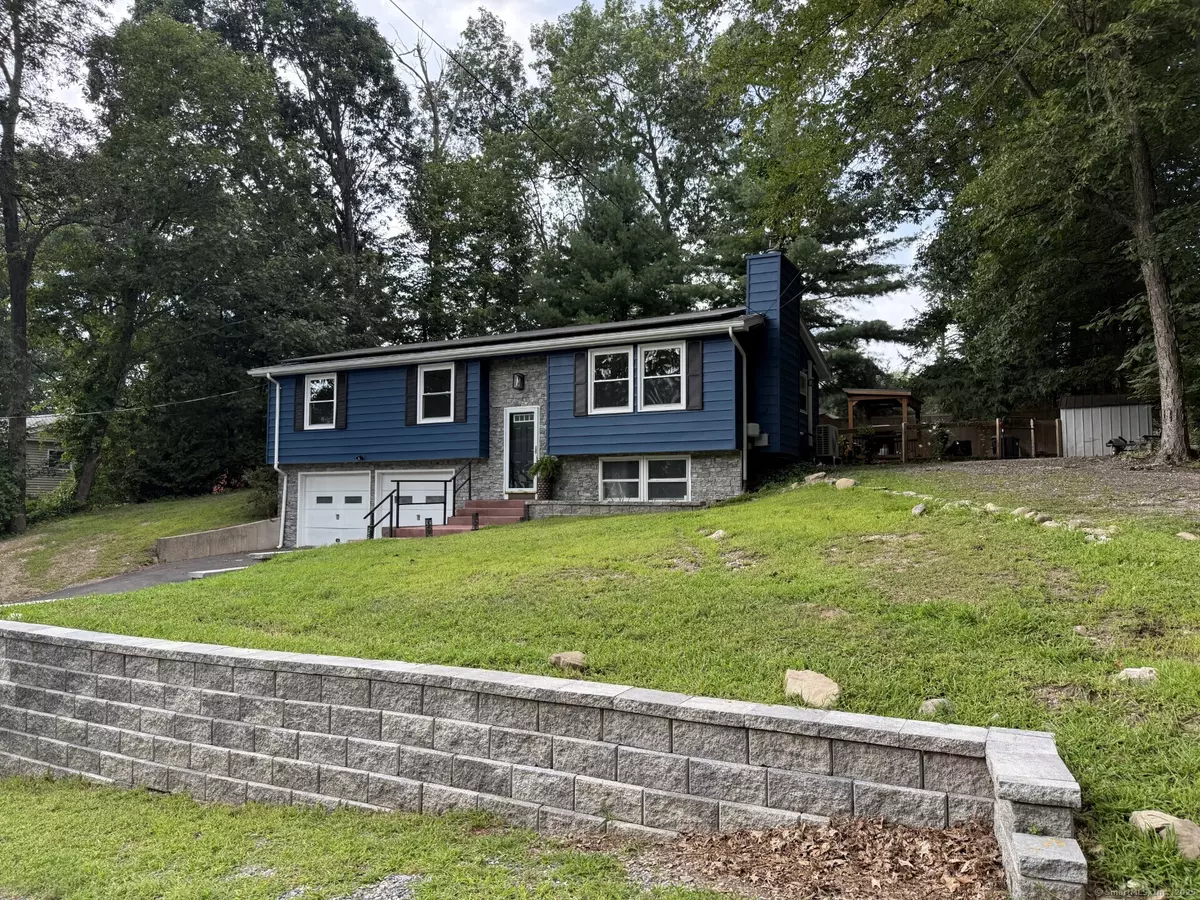 Canton, CT 06019,15 Birch Road