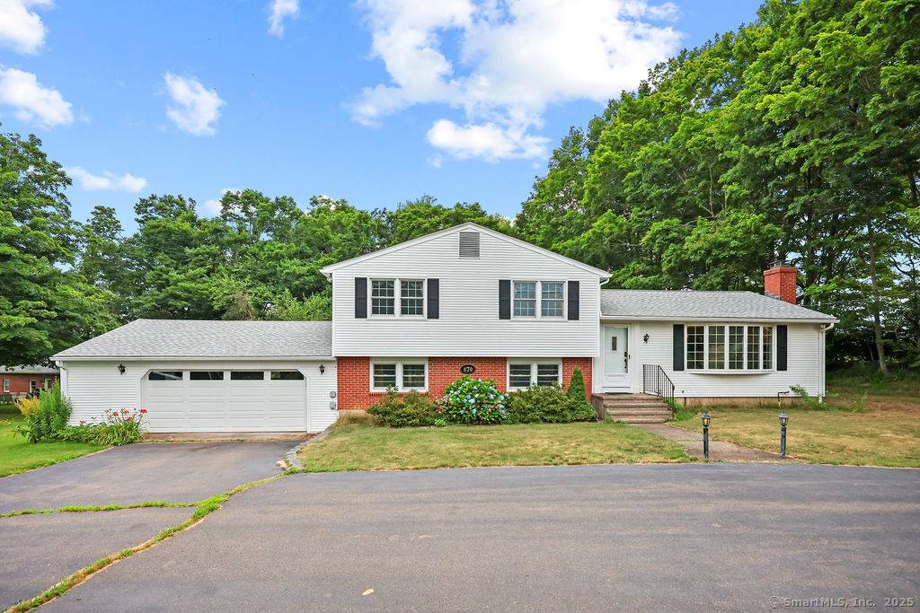 570 Village Street, North Branford, CT 06472