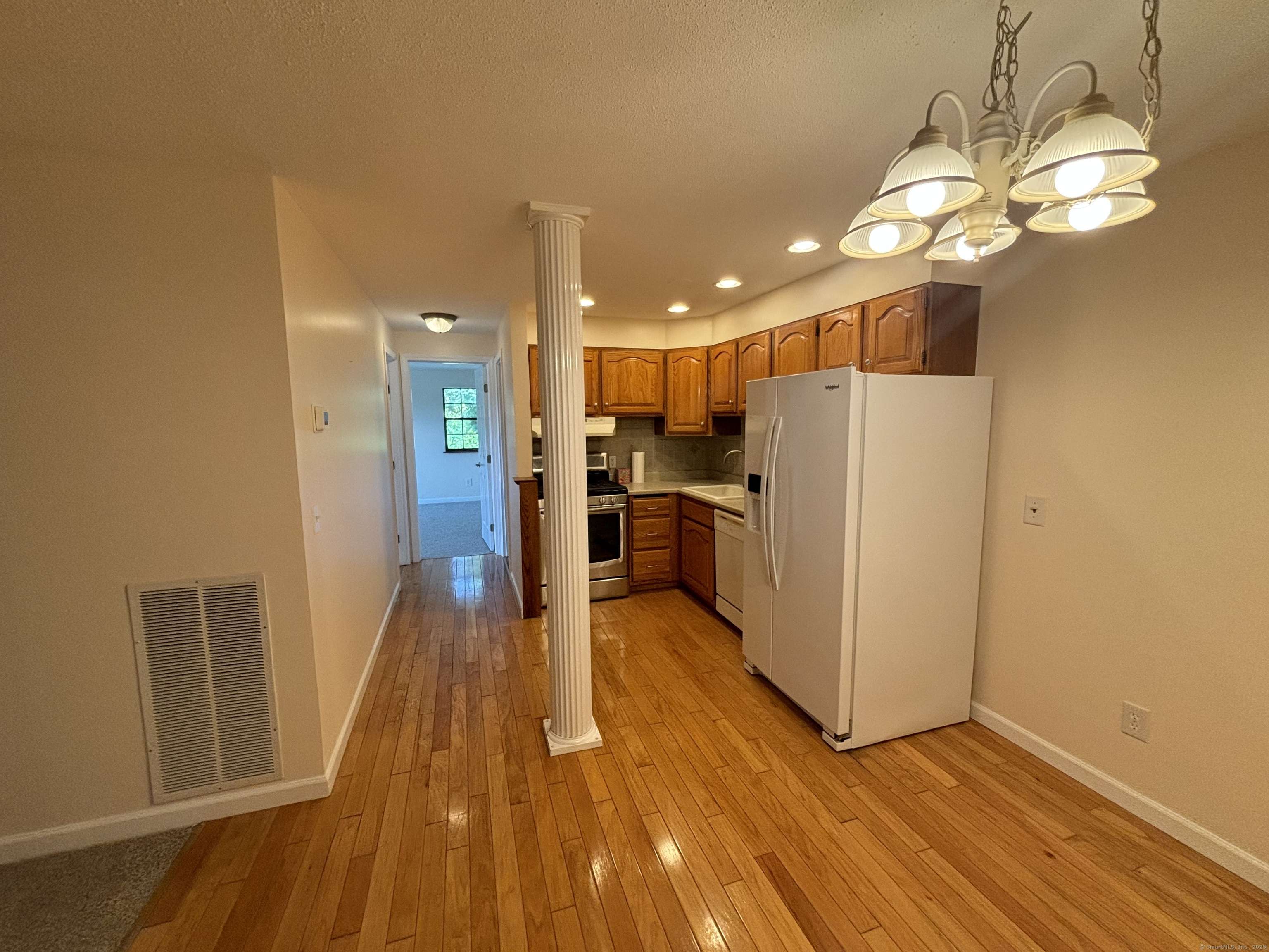 Newington, CT 06111,44 Surrey Drive #A5