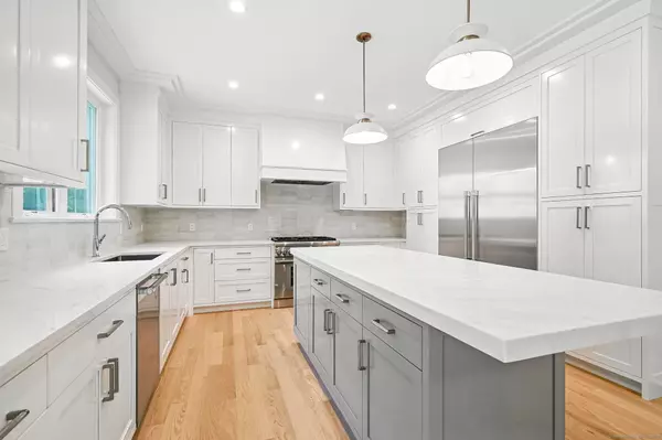 28 Pin Oak Court, Westport, CT 06880