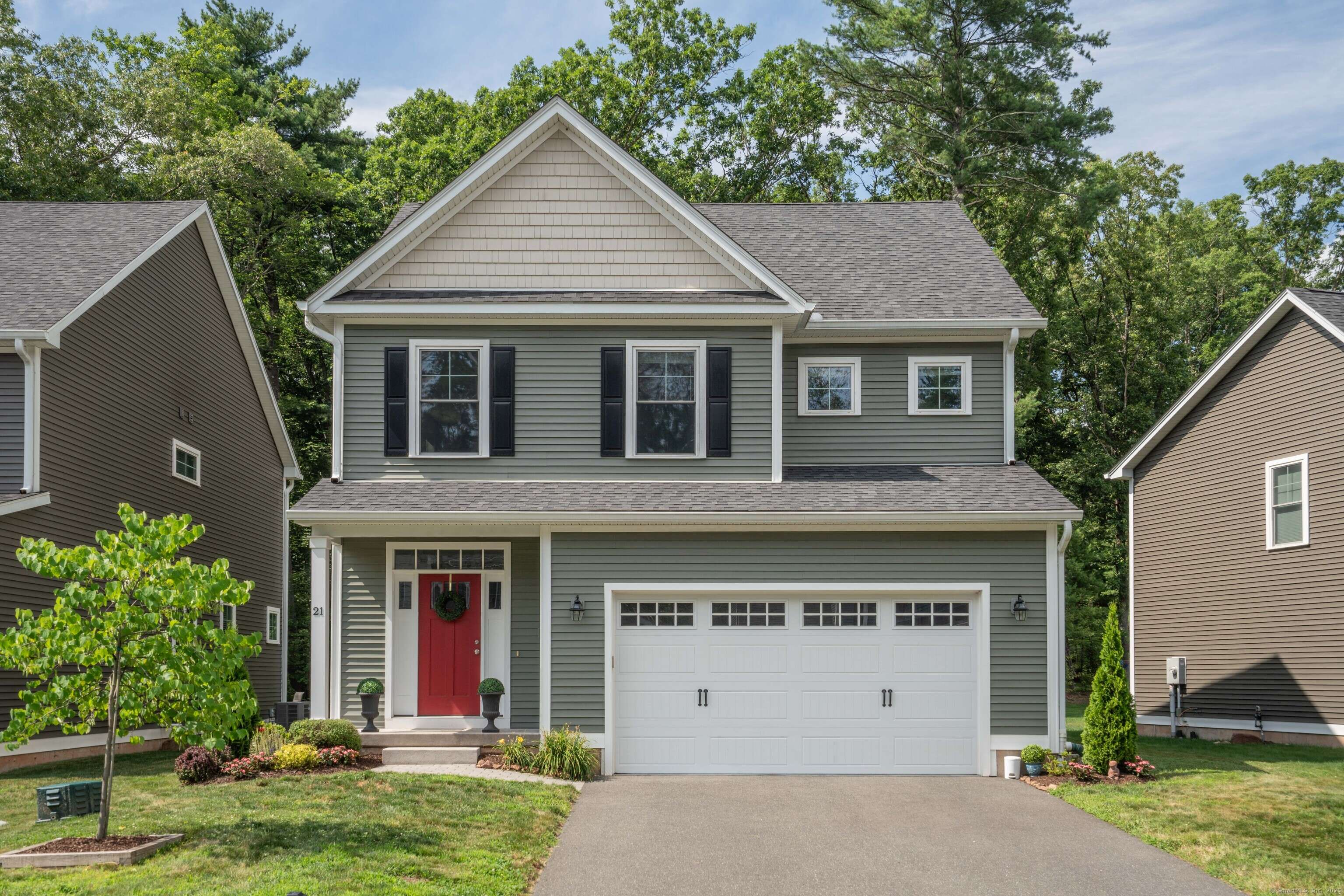 21 Hendricks Lane, Simsbury, CT 06070