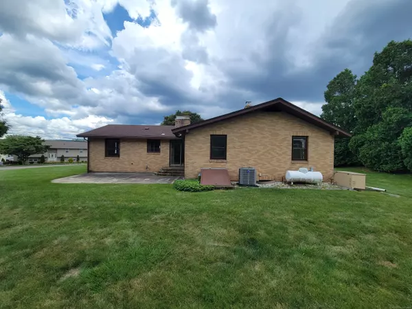 Meriden, CT 06450,62 Rice Road
