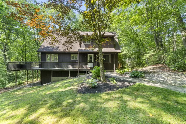 30 West Woods Road, Burlington, CT 06013