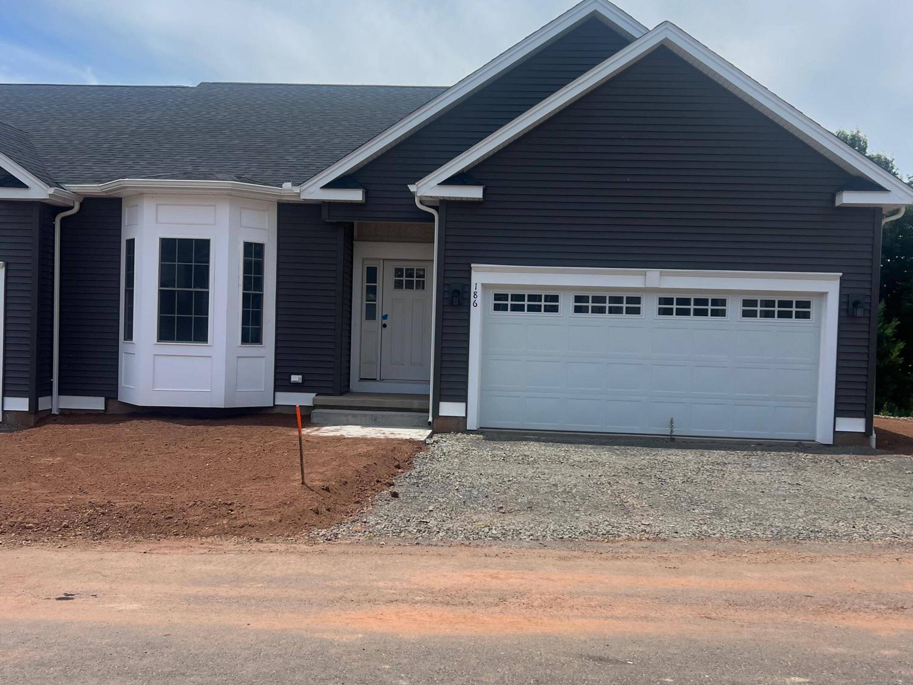 90 Apple Gate #186, Southington, CT 06489