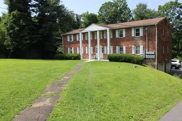 66 LONG MEADOW Hill Road #1, Brookfield, CT 06804